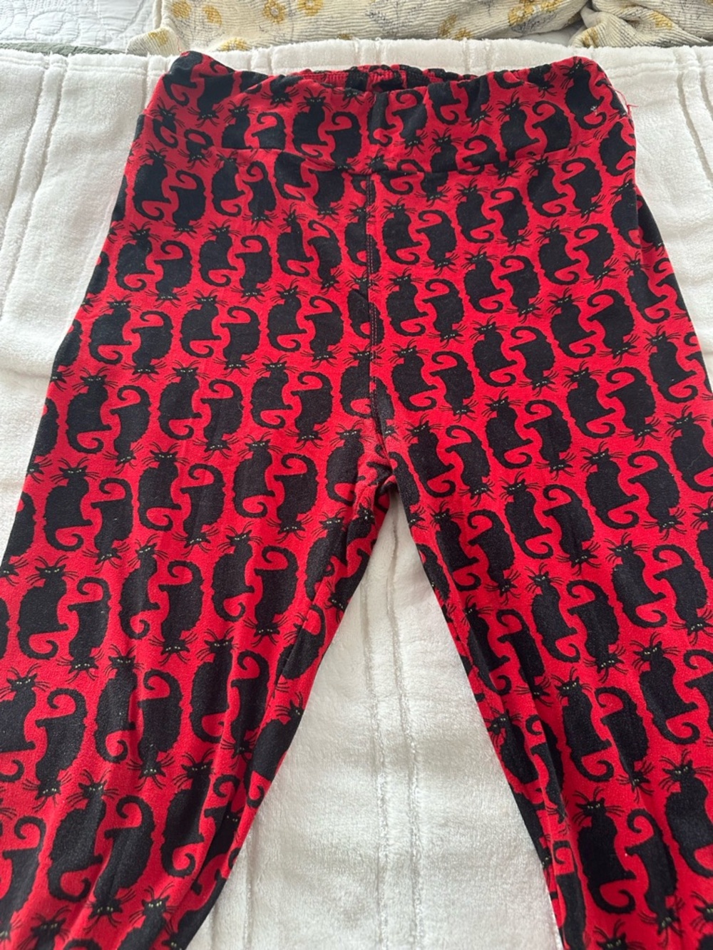 LuLaRoe Tall & Curvy limited edition Red and Black Cat Print Stretch Leggings
